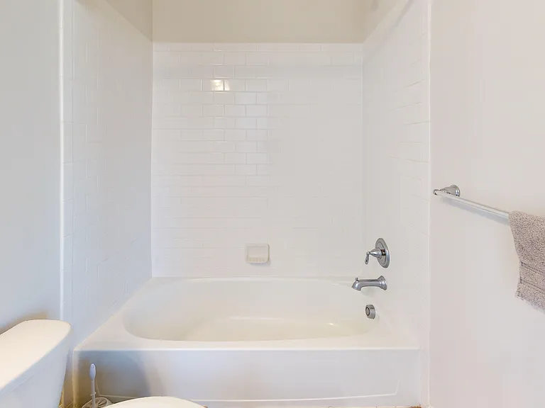 3485 Cormorant Dr — Photo 29