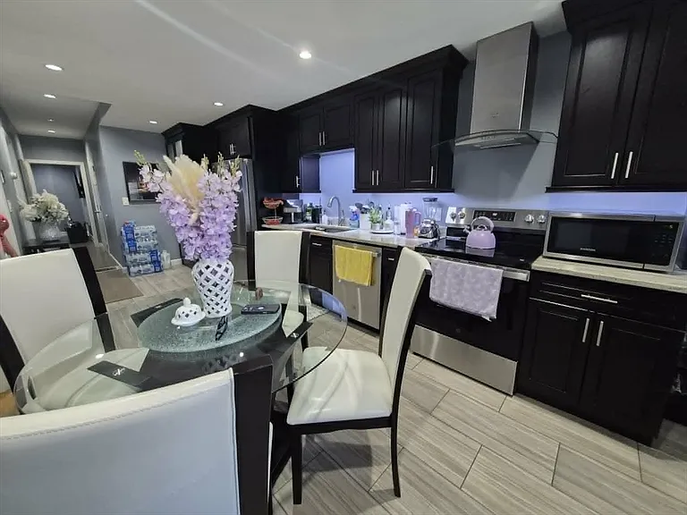 64 Florida St #1 — Photo 3