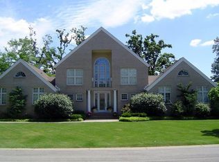 25 Four Winds Way, Amherst, NY 14226