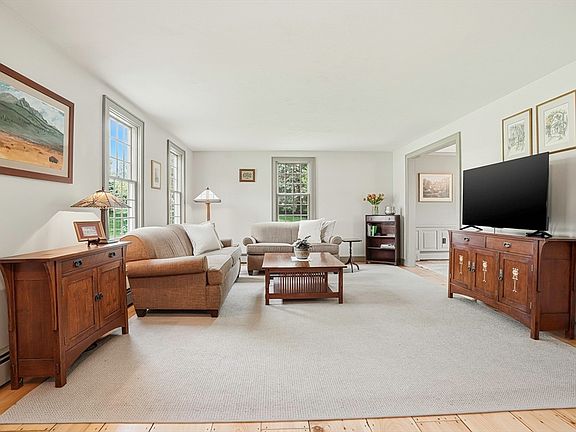 3rd image of 17 Alprilla Farm Rd