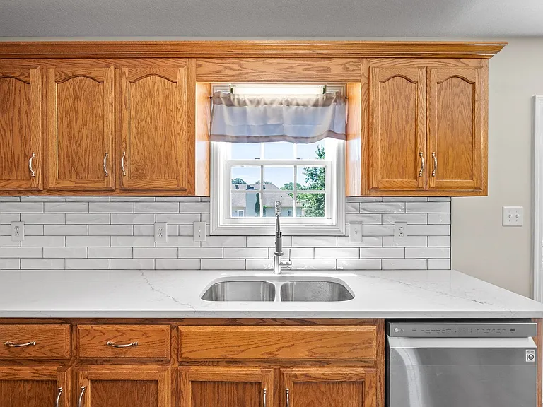 680 Foxfield Dr — Photo 12