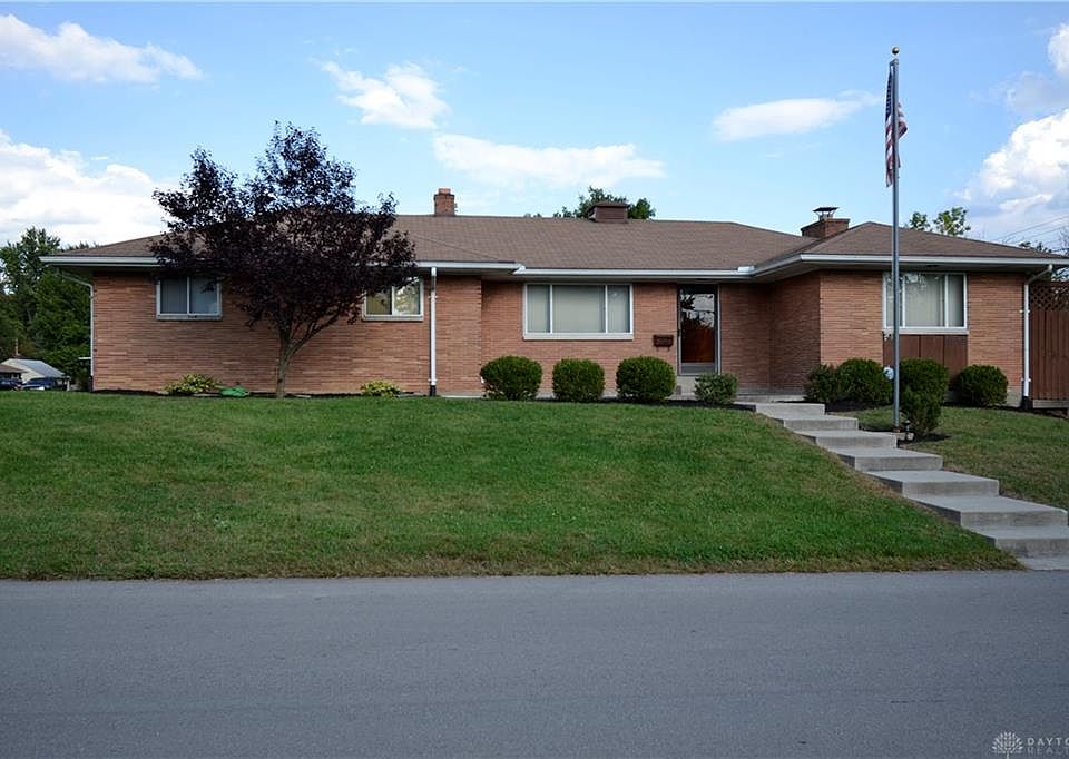 1st image of 3518 Hillmont Ave
