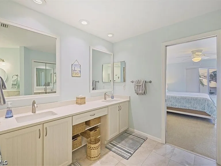 11921 Seabreeze Cove Ln #202 — Photo 8