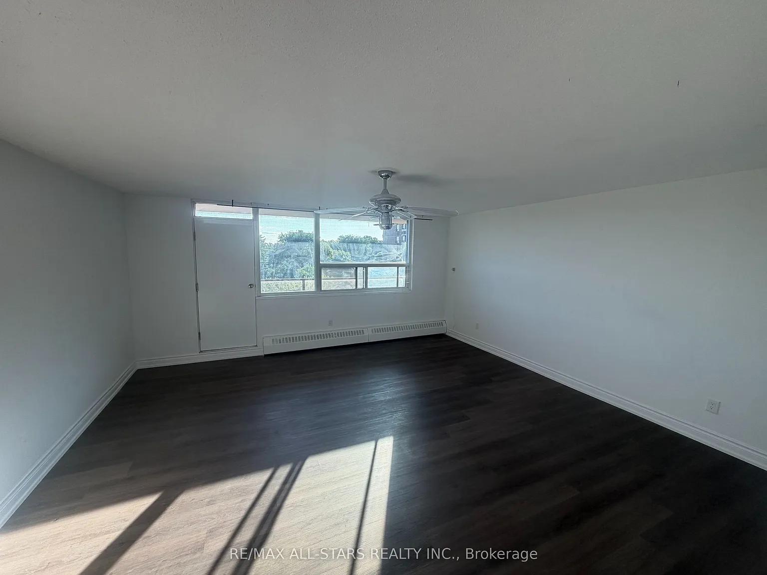 3 bed, $2,800 — Photo 2