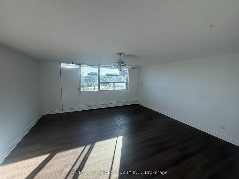 180 Markham Rd #603 — Photo 2