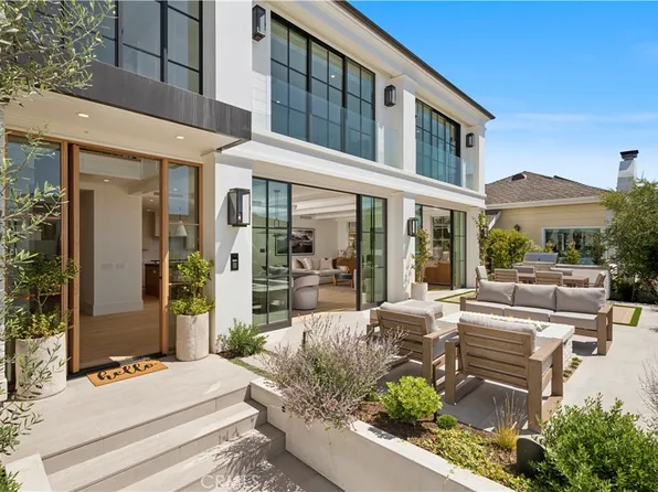 2820 Bayview Dr, Corona Del Mar, CA 92625