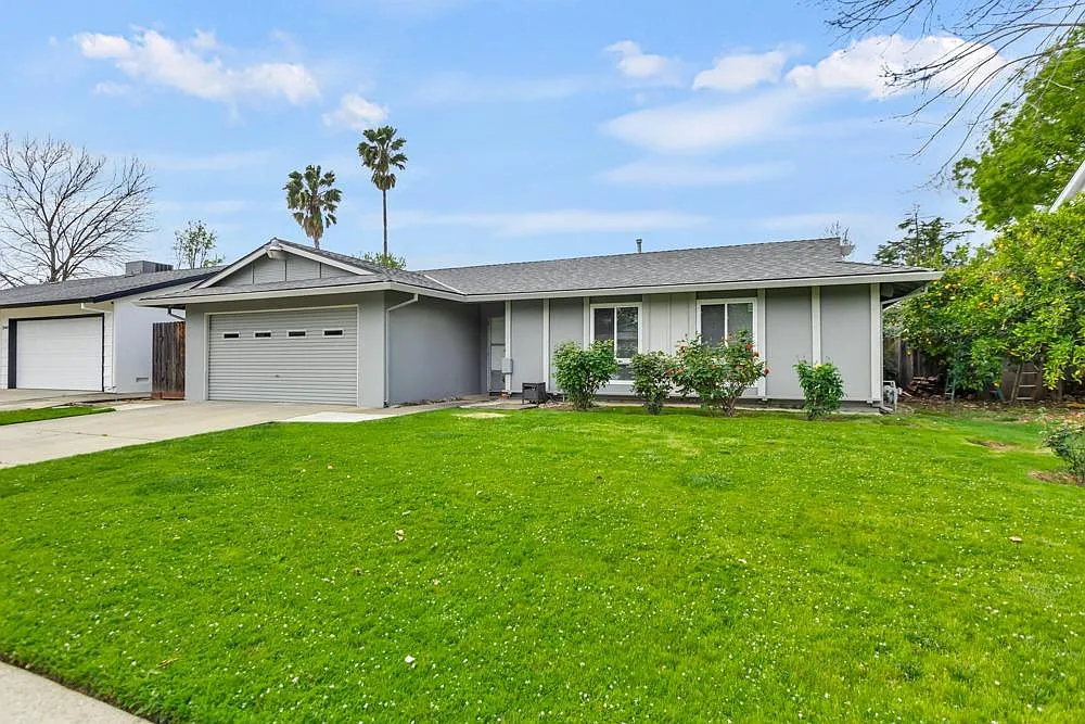 2030 Van Nuys Way photo 1