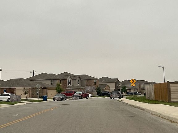 4th image of 15014 Silvertree Cv