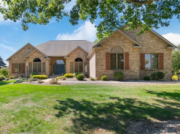 3896 Edison St NE, Hartville, OH 44632