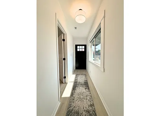 210 Amabel St Photo 1