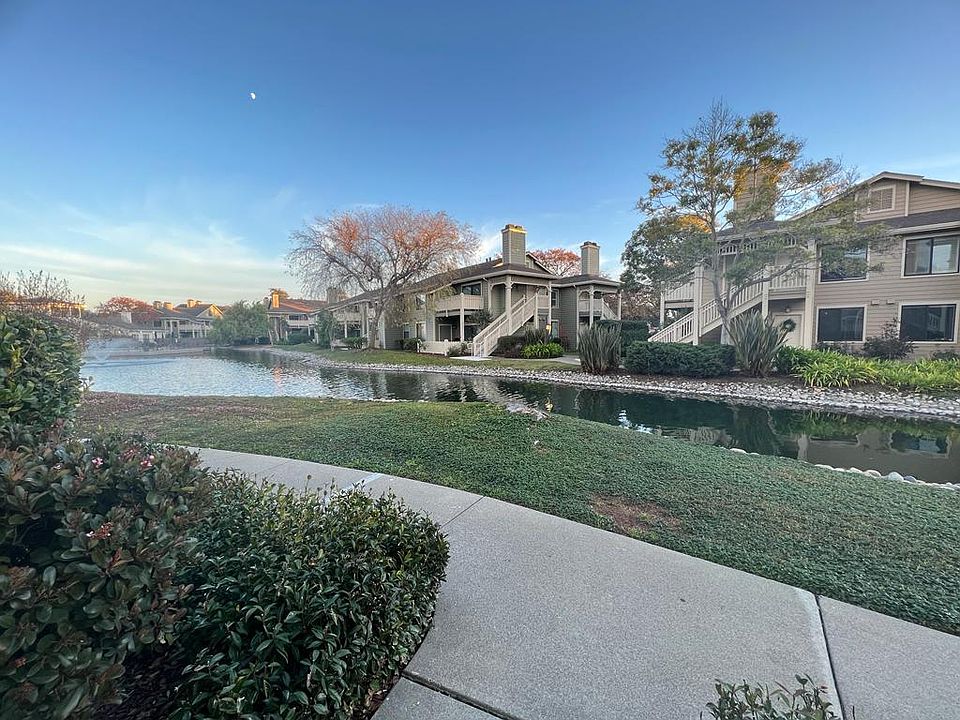 1st image of 145 Shoreline Ct