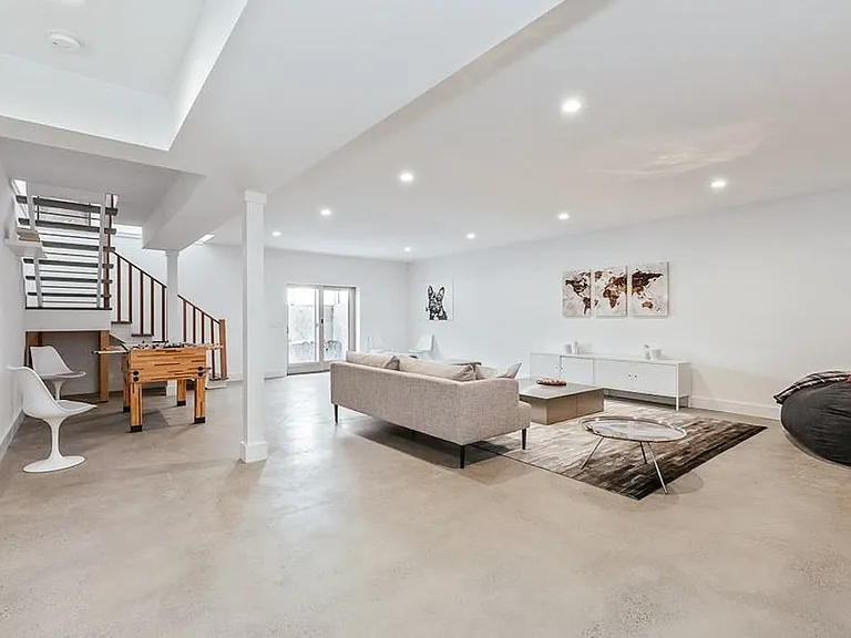 19 Renfrew Ln — Photo 20