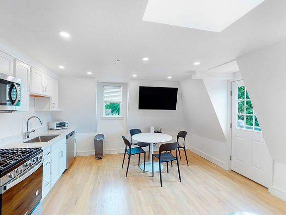4th image of 92 Brown St Unit 6-A