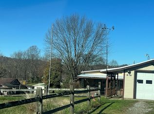 674 Elementary School Rd, Sistersville, WV 26175