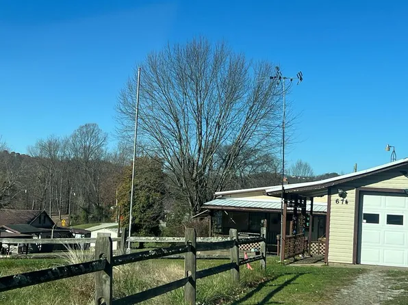 674 Elementary School Road, Sistersville, WV 26175