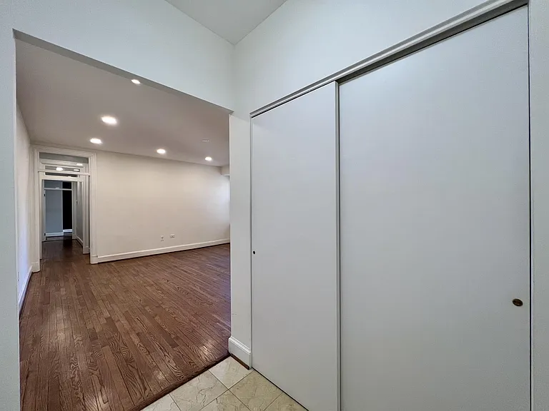 1401 Columbia Rd — Photo 15