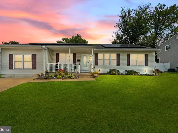 21 Grant Dr, Clementon, NJ 08021