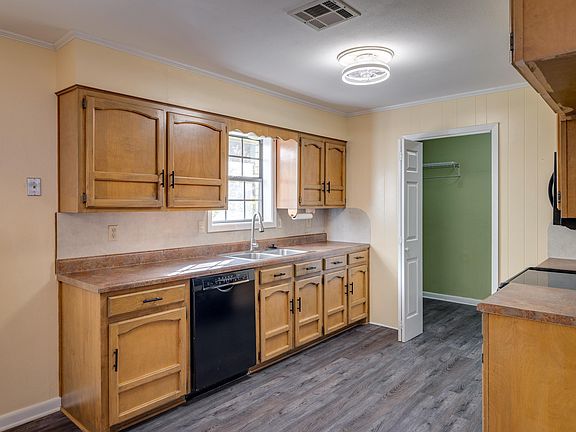 3rd image of 119 Northwood Cir