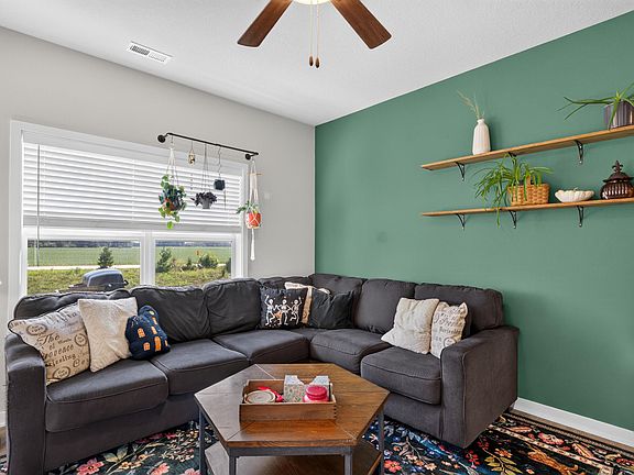 5th image of 3025 NE 2nd Ln