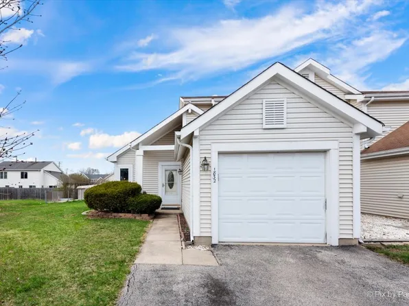 1832 Schmale Ct, Glendale Heights, IL 60139