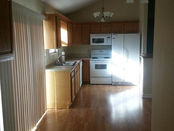 4th image of 1300 Laura Ln