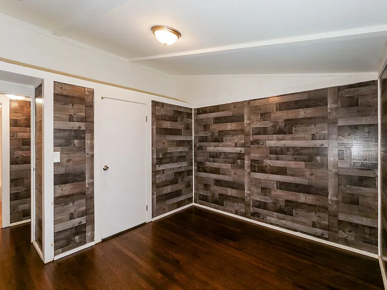 11311 Cleveland Ave — Photo 13