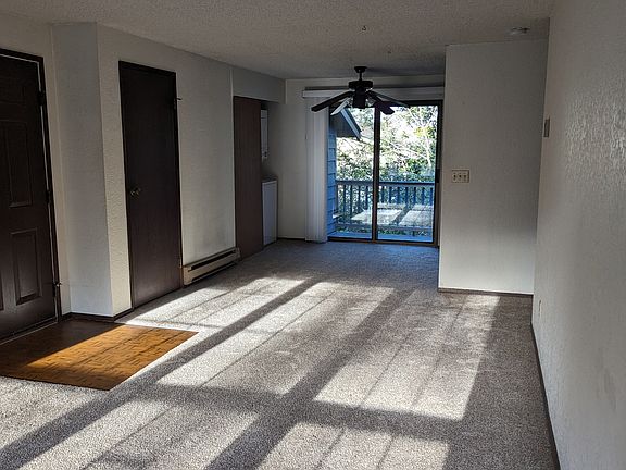 3rd image of 1080 SW Harrier Cir APT 202