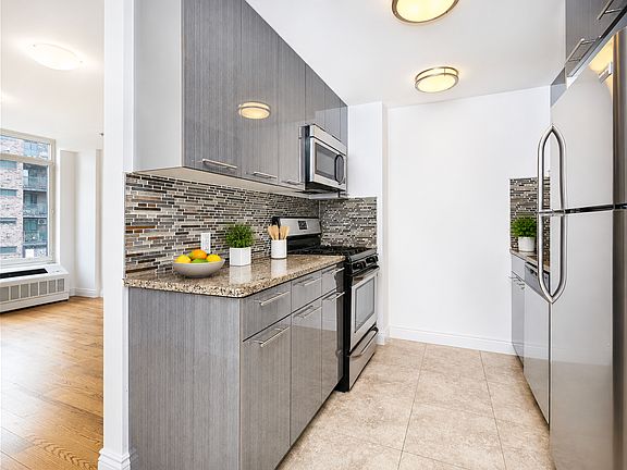 3rd image of 3426 Guider Ave #2E