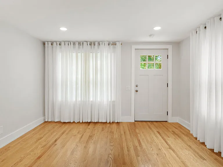 2710 Union St #1 — Photo 2