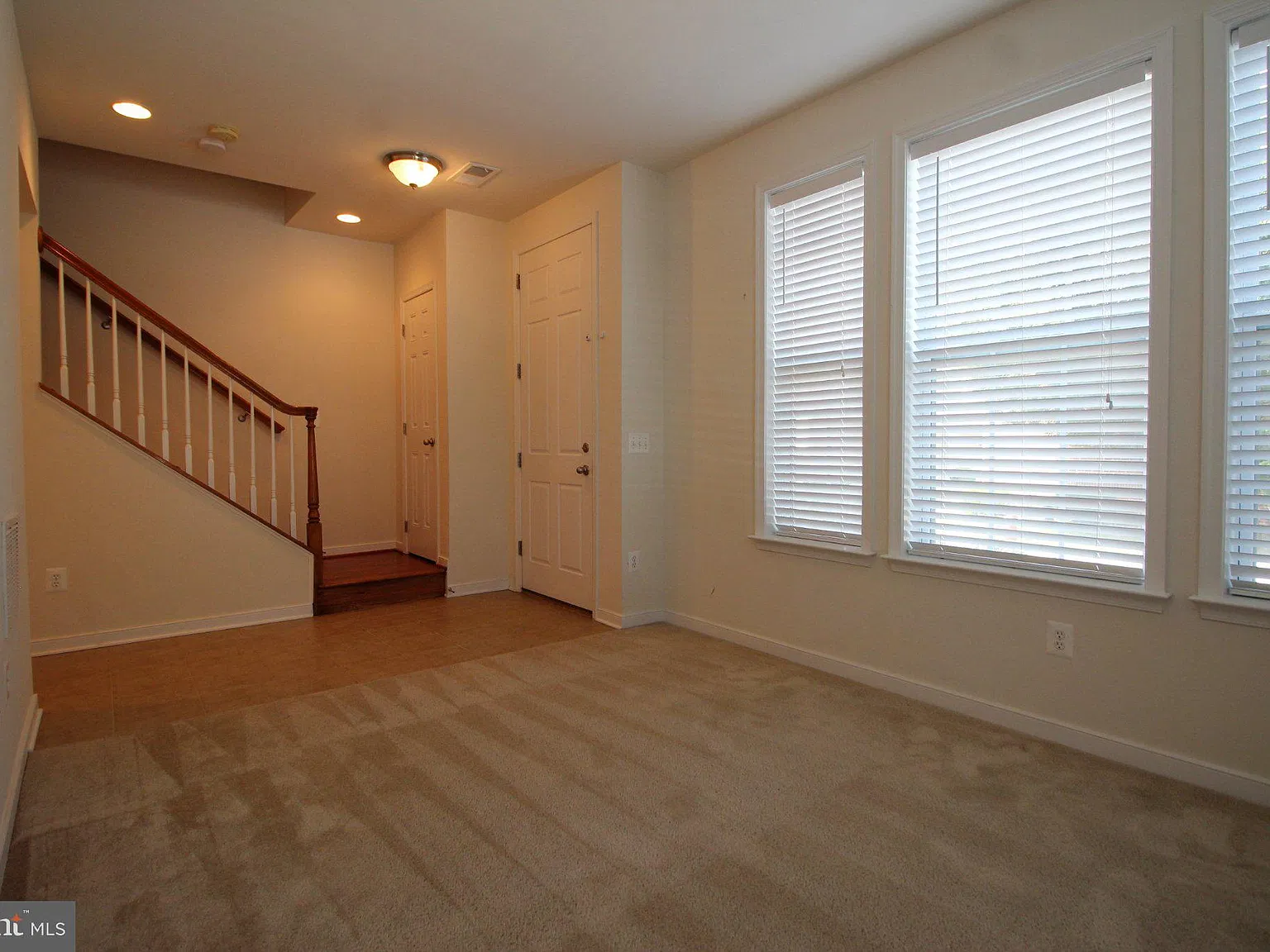 3 bed, 3.5 bath, 1756 sqft, $3,695 — Photo 4