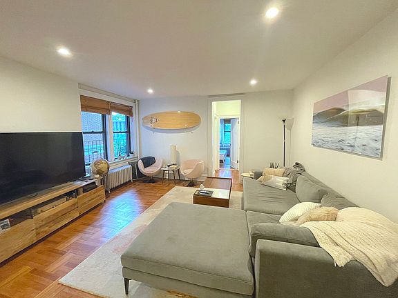 3rd image of 267 W 70th St #3A