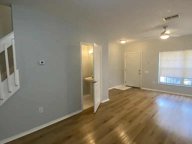 1307 Throckmorton Dr — Photo 6