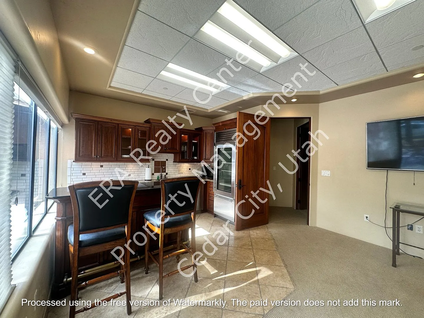 Large 1 bed / 1 bath Condo on North End of Town — Photo 2