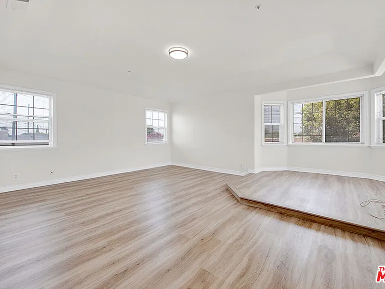 5532 Angelus Ave — Photo 17