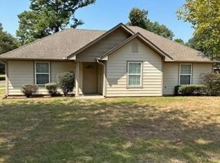 2101 Pine Tree Rd, Longview, TX 75604