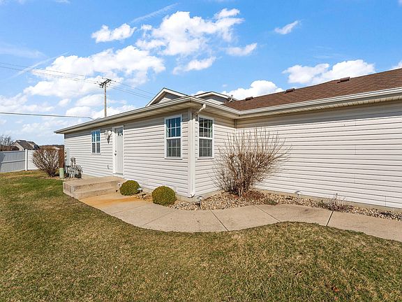 3rd image of 191 Mallard Pointe Dr
