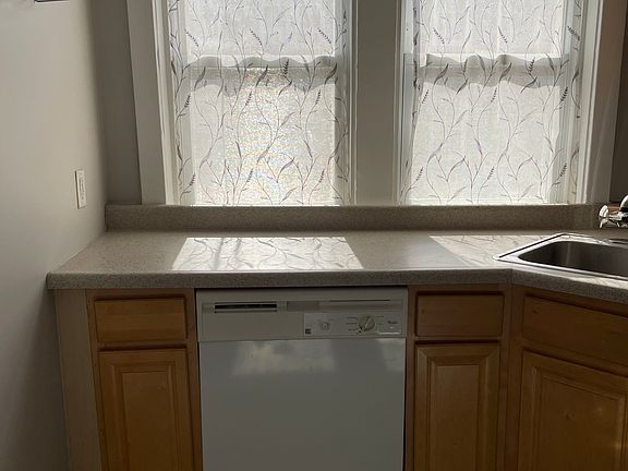 3rd image of 4608 Cleveland Ave APT 2