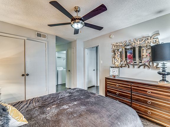 5th image of 2336 Douglas St #1523
