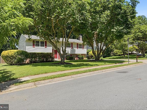 4th image of 9812 Oleander Ave