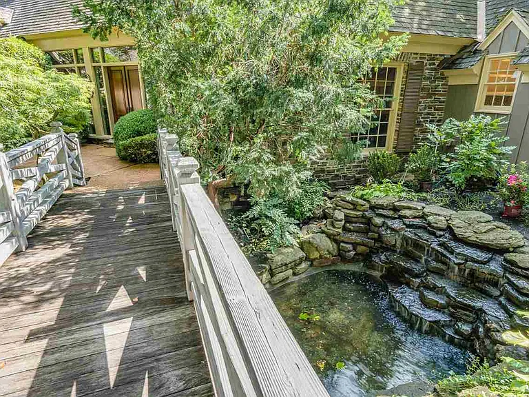 5711 Shady Grove Rd — Photo 3