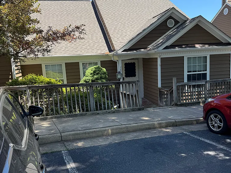 1379 Wimbledon Way #1379 — Photo 4