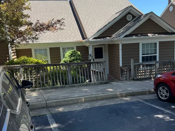1379 Wimbledon Way #1379, Charlottesville, VA 22901