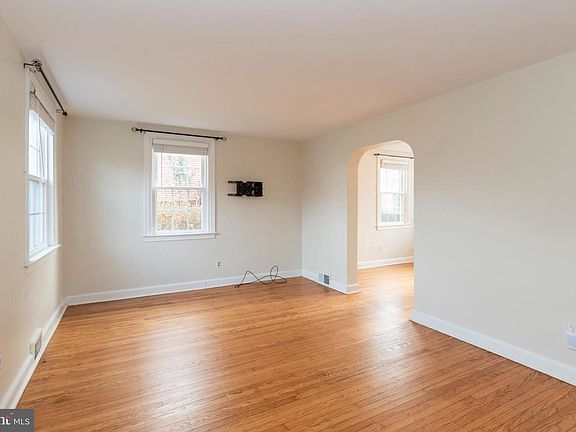 5th image of 112 W College Ave