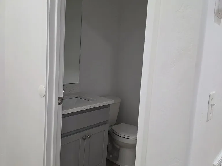 1684 W Parkview Dr — Photo 23