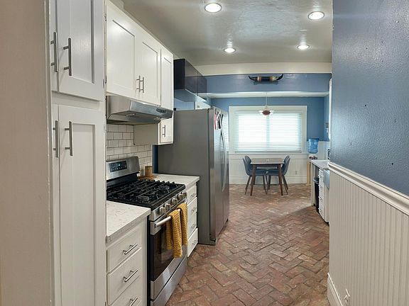 4th image of 404 W Ivy St
