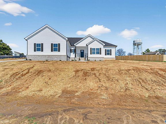 2nd image of 206 Rustic Trce