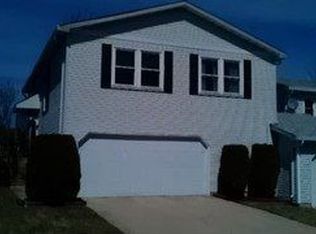 380 Hilton Dr, Glendale Heights, IL