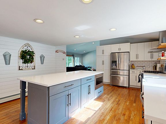 4th image of 1152 Manchester Road