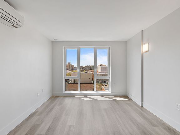 5th image of 2605 Snyder Ave #5M