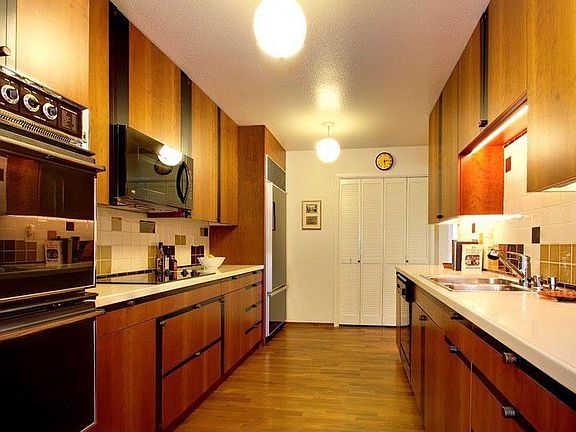 5th image of 569 Villa Real